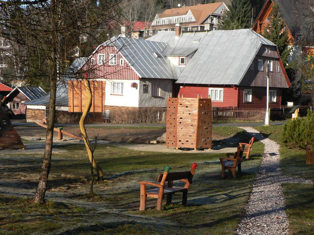 Hotel Penzion Pod Mustky à Harrachov Extérieur photo